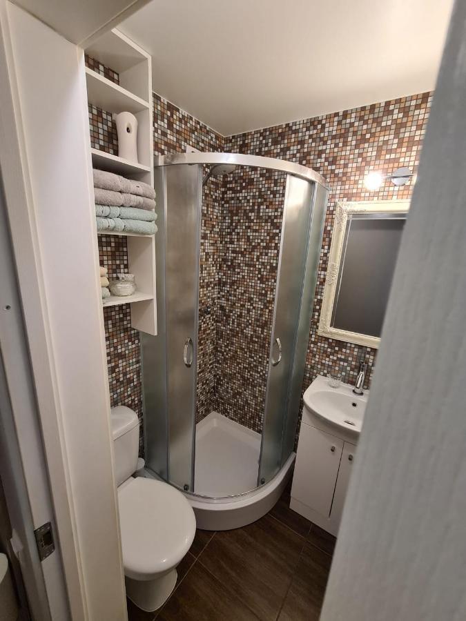 Central Line Apartment Ventspils Ngoại thất bức ảnh
